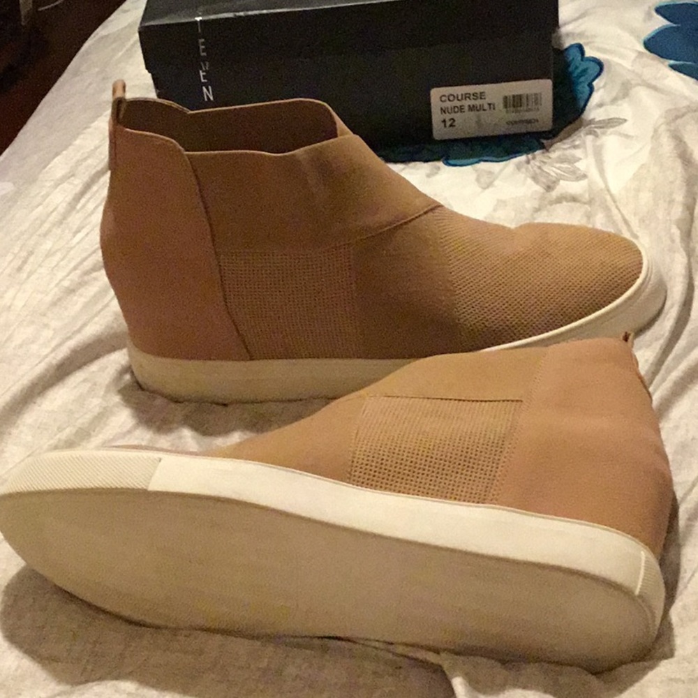 Nude booties;wedges